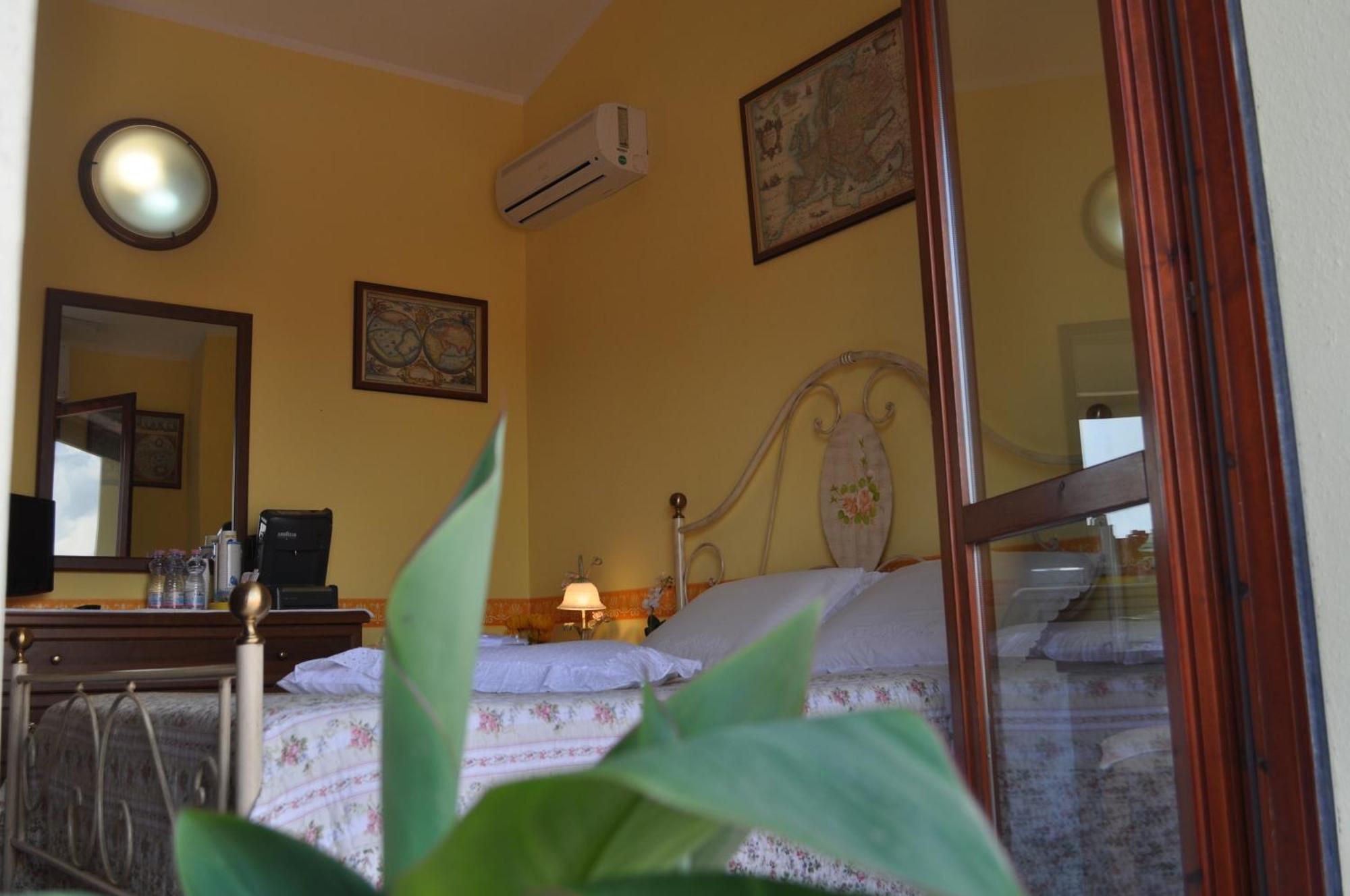 Ariedo Bed And Breakfast Capoterra Exterior foto
